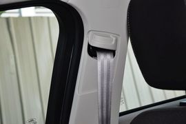 2012款福特福克斯三厢1.6L手动舒适型