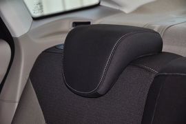 2012款福特福克斯三厢1.6L手动舒适型