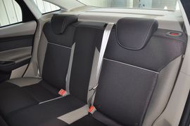 2012款福特福克斯三厢1.6L手动舒适型