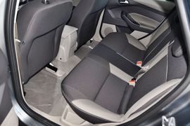 2012款福特福克斯三厢1.6L手动舒适型