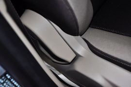 2012款福特福克斯三厢1.6L手动舒适型