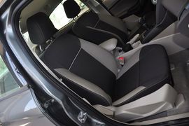 2012款福特福克斯三厢1.6L手动舒适型