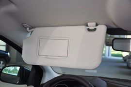 2012款福特福克斯三厢1.6L手动舒适型