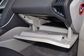 2012款福特福克斯三厢1.6L手动舒适型