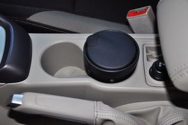 2012款福特福克斯三厢1.6L手动舒适型