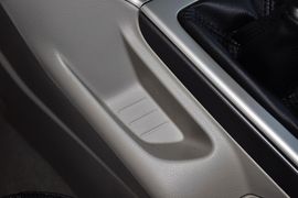 2012款福特福克斯三厢1.6L手动舒适型