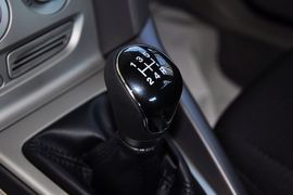 2012款福特福克斯三厢1.6L手动舒适型