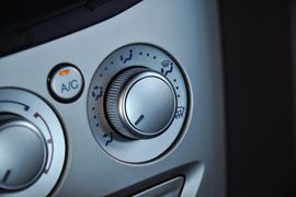 2012款福特福克斯三厢1.6L手动舒适型