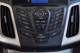 2012款福特福克斯三厢1.6L手动舒适型