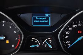 2012款福特福克斯三厢1.6L手动舒适型