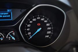 2012款福特福克斯三厢1.6L手动舒适型