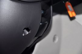 2012款福特福克斯三厢1.6L手动舒适型