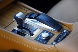 试驾2013款雷克萨斯LS