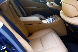 试驾2013款雷克萨斯LS