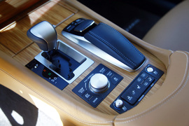 试驾2013款雷克萨斯LS