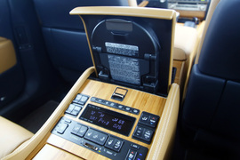 试驾2013款雷克萨斯LS