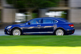 试驾2013款雷克萨斯LS