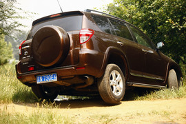 2011款丰田RAV4