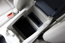 测试2012款新福克斯三厢2.0自动挡