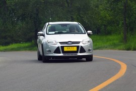 测试2012款新福克斯三厢2.0自动挡