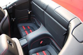 2012款法拉利California30到店实拍