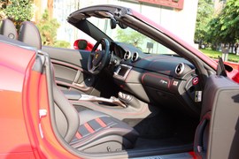 2012款法拉利California30到店实拍