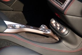 2012款法拉利California30到店实拍