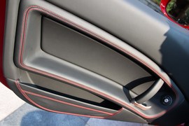 2012款法拉利California30到店实拍