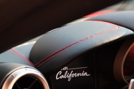 2012款法拉利California30到店实拍