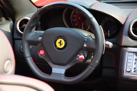 2012款法拉利California30到店实拍