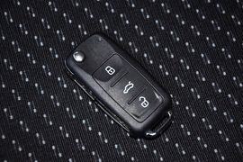 2012款斯柯达晶锐1.6L手动五周年典藏版