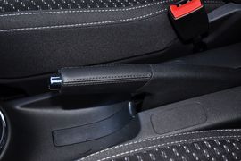 2012款斯柯达晶锐1.6L手动五周年典藏版