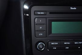 2012款斯柯达晶锐1.6L手动五周年典藏版