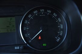 2012款斯柯达晶锐1.6L手动五周年典藏版