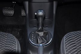 2012款斯柯达晶锐1.6L手动五周年典藏版