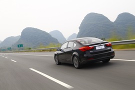 2012款东风悦达起亚K3桂林试驾实拍