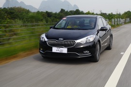 2012款东风悦达起亚K3桂林试驾实拍