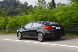 2012款东风悦达起亚K3桂林试驾实拍