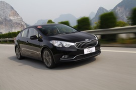 2012款东风悦达起亚K3桂林试驾实拍