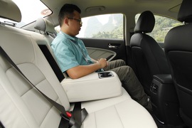 2012款东风悦达起亚K3桂林试驾实拍