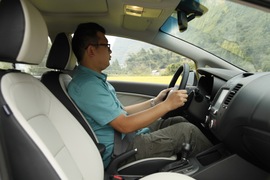 2012款东风悦达起亚K3桂林试驾实拍