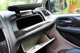 2012款克莱斯勒进口大捷龙试驾