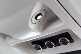 2012款克莱斯勒进口大捷龙试驾