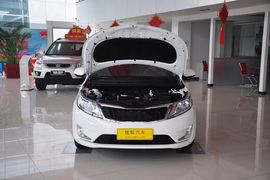 2012款起亚K2三厢1.4L手动十周年纪念版