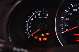 2012款起亚K2三厢1.4L手动十周年纪念版