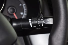2012款起亚K2三厢1.4L手动十周年纪念版