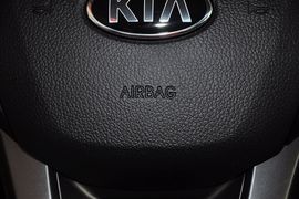 2012款起亚K2三厢1.4L手动十周年纪念版