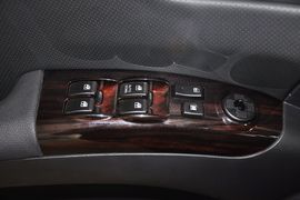 2012款起亚狮跑2.0GLS自动两驱型