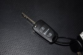 2012款起亚狮跑2.0GLS自动两驱型