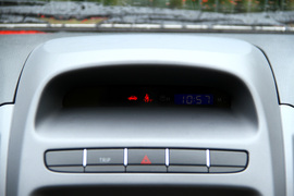 2012款吉利英伦SC6